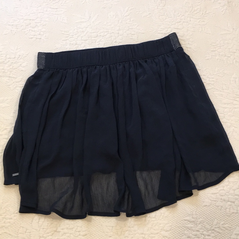 Bundle of two cute Hollister skirts size small - Picture 8 of 13